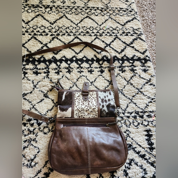 Ariat Brown Genuine Leather Cow Fur Embossed Leather Crossbody Purse Bag - Picture 6 of 8